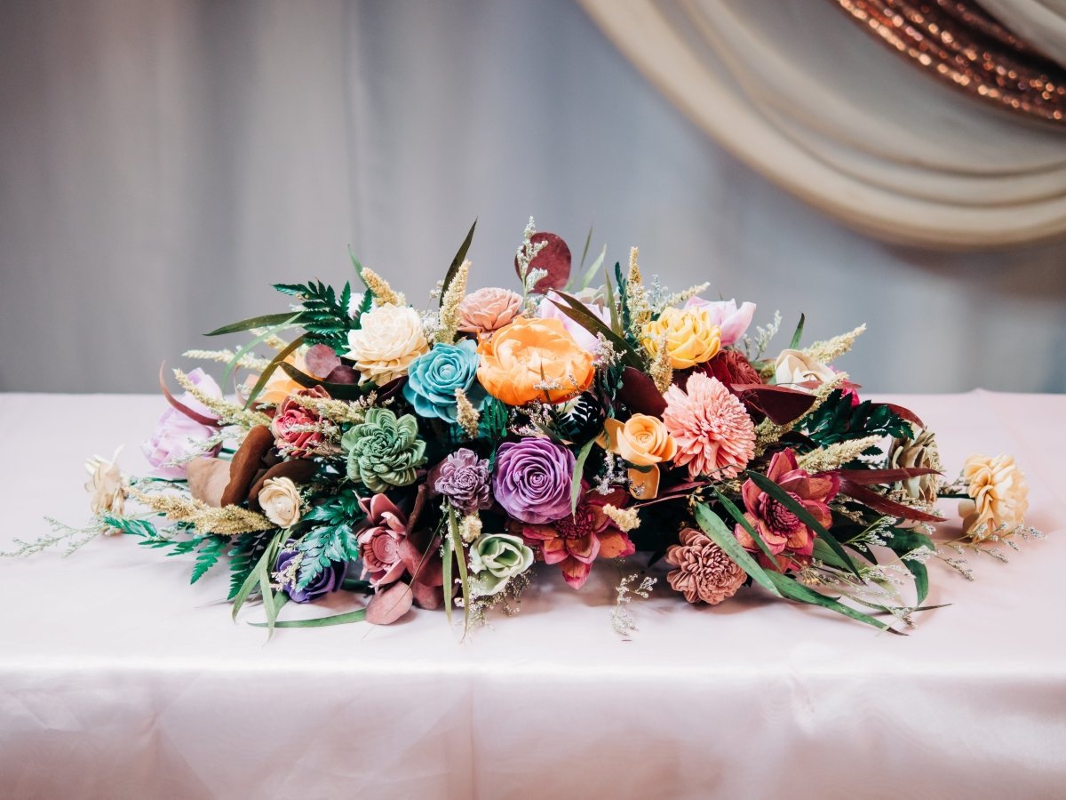 Outlet Sweetheart table arrangement