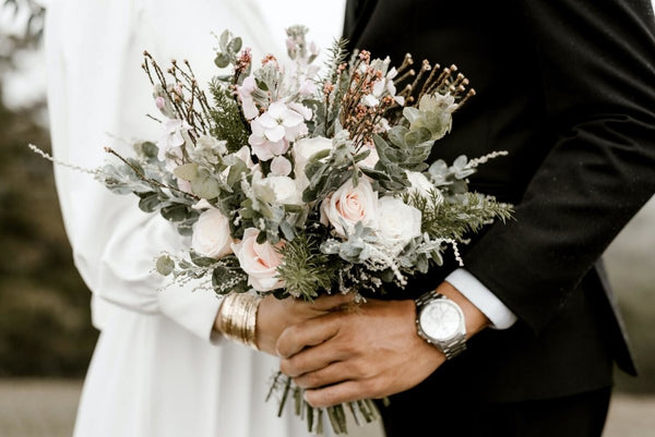 Bride’s Edition: Silk Wedding Flowers or Fresh Wedding Flowers? - Sola Wood Flowers