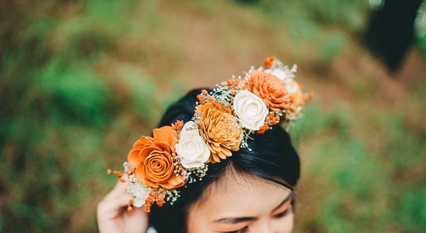 Bridesmaid Hair Flowers and Other Florals Your Bridesmaids Will Love - Sola Wood Flowers