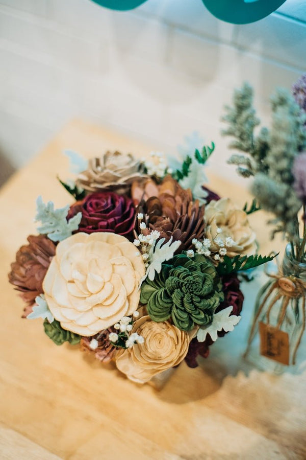 Wooden Wedding Flowers or Fresh Flowers? What Should You Use for Your Wedding? - Sola Wood Flowers